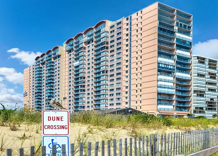 Holiday home Coastal 2br With Ocean And Bay Views Private Balcony Amenities Sleeps 6 *